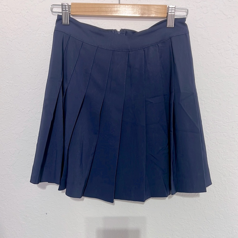 NWT SIZE SMALL
